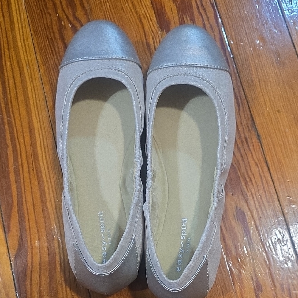Easy Spirit gessica Women's Gold Ballet  Flats